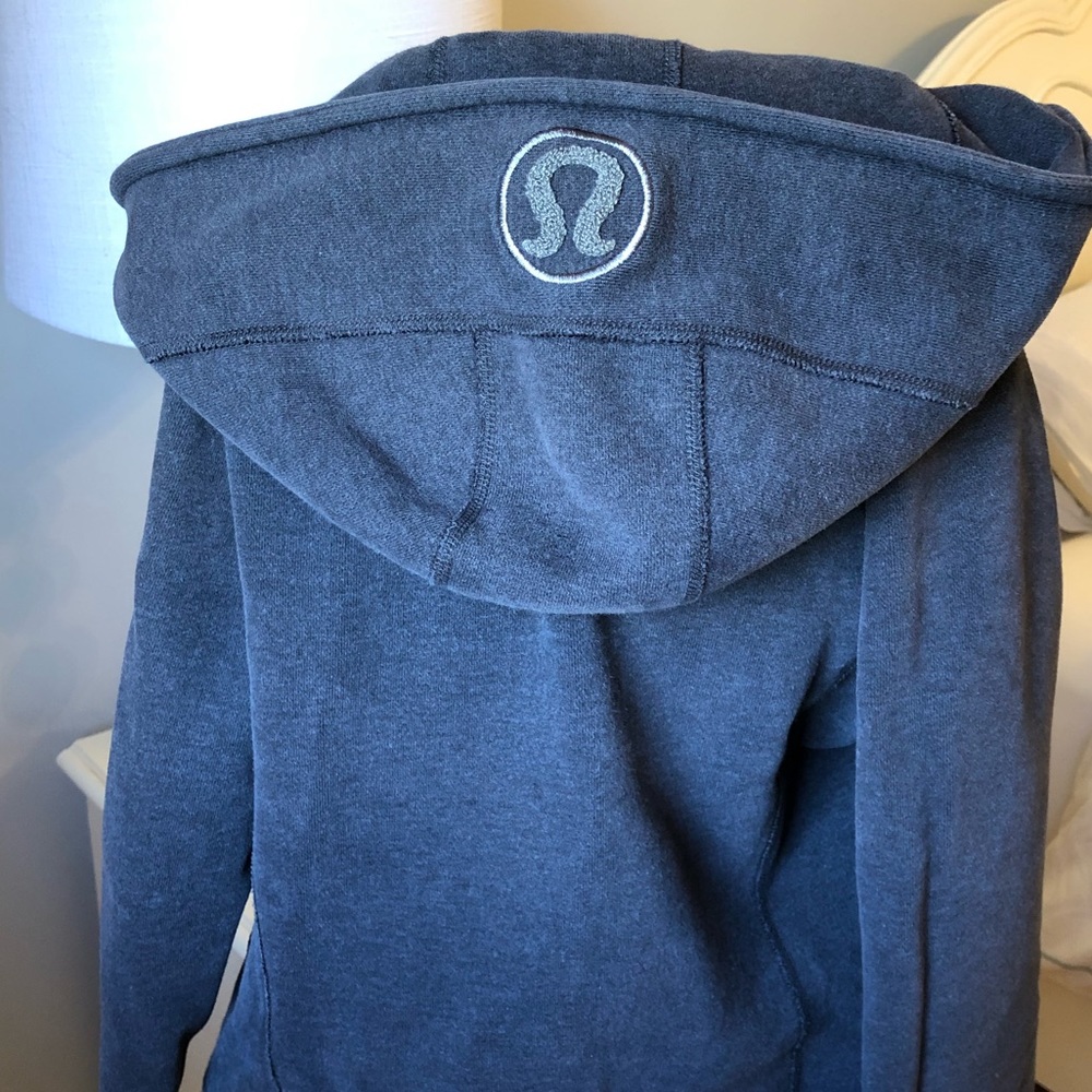 Fitted fleece Lululemon hoodie!